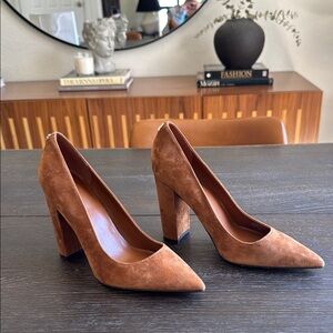 Guess Elegant Brown Suede Women's Pumps